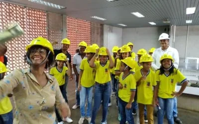 VIABAHIA leva estudantes de Candeias às instalações da Embasa em comemoração ao Dia Mundial da Água