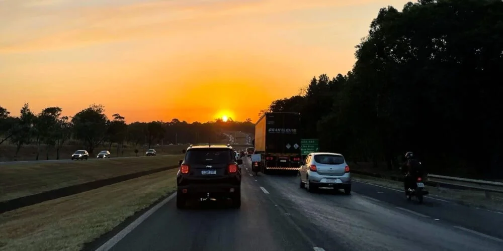 Dia do Trabalhador: aumento no tráfego de veículos na BR-324 chega a 9% durante o feriado