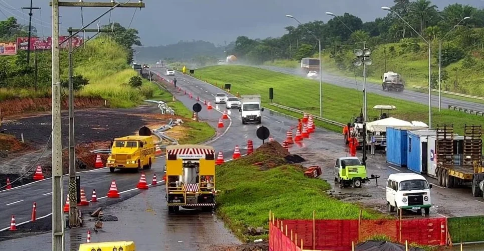 VIABAHIA libera desvio ao tráfego em duas faixas, na BR-324