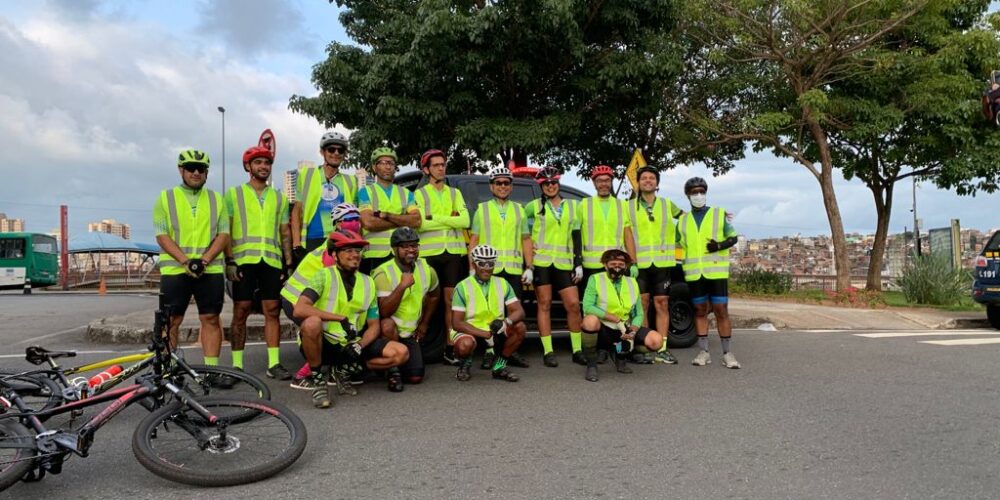 Pedal Legal: VIABAHIA apoia PRF em ação educativa com ciclistas.